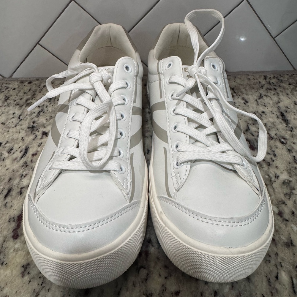 Tretorn White and Beige Sneakers size 9 - Picture 2 of 7